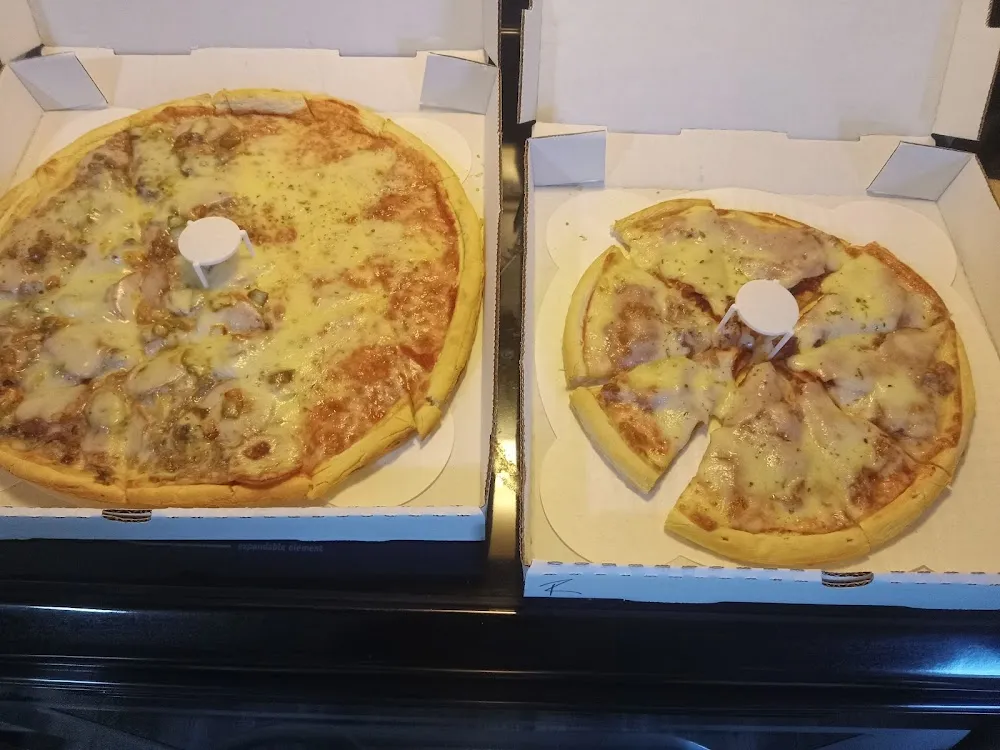 Ham and Bacon Cheese Pizzia